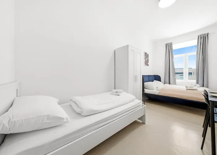2 Bedroom Apartments, Free Parking, Kitchen, Smart Tv * וינה