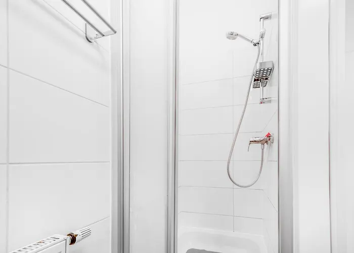 2 Bedroom Apartments, Free Parking, Kitchen, Smart Tv וינה