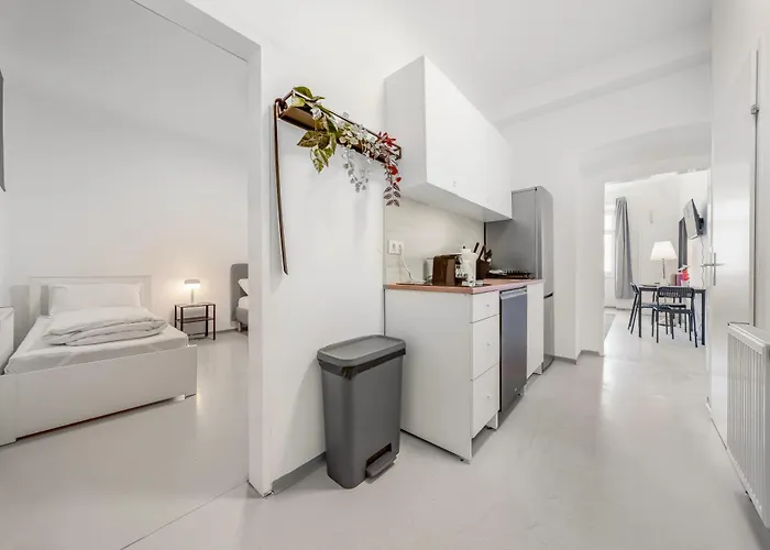 2 Bedroom Apartments, Free Parking, Kitchen, Smart Tv דירה
