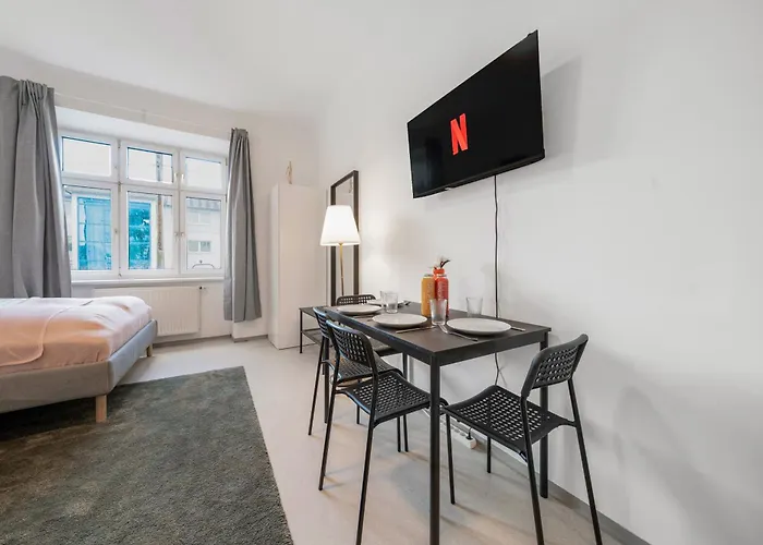 2 Bedroom Apartments, Free Parking, Kitchen, Smart Tv דירה